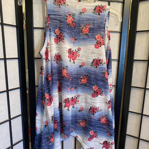 EUC Belle Du Jour Floral Vest Size large - Picture 2 of 3